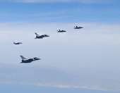 Ινδία: "Πράσινο" φως σε εξοπλιστικά προγράμματα ύψους $40 δισ. για αεροσκάφη των ΗΠΑ και της Γαλλίας