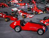 Ποιος αγόρασε την αμύθητης αξίας συλλογή μονοθεσίων της F1 του Bernie Ecclestone