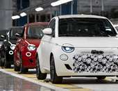 Η επιστροφή έκπληξη του θερμικού Fiat 500 (video)