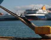 Ισχυροί άνεμοι κρατούν δεμένα τα πλοία στα περισσότερα λιμάνια – Κανονικά οι απόπλοι για την Κρήτη από το λιμάνι του Πειραιά