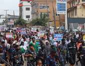 ΗΠΑ: Παρέδωσαν στρατιωτικό υλικό στη Νιγηρία, για να βοηθήσουν στον αγώνα της χώρας κατά των τζιχαντιστών