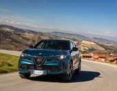 Αποστολή στο Τορίνο: H Alfa Romeo Junior Ibrida Q4 δεν είναι αυτό που νομίζεις