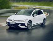 VW Golf GTI Clubsport: Το πιο δυνατό GTI έχει 300 ίππους (εικόνες)