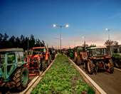 Κλιμακώνουν τις κινητοποιήσεις οι αγρότες της βόρειας Ελλάδας - Κλειστοί οι παράδρομοι της ΕΟ Αθηνών-Θεσσαλονίκης στο μπλόκο της Νίκαιας