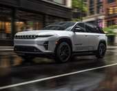 Αποστολή στη Φρανκφούρτη: Το Jeep Wagoneer S είναι ο αντίπαλος του Tesla Model Y