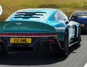 Η μάχη του χειροκίνητου κιβωτίου: Aston Martin Valour εναντίον Porsche 911 S/T