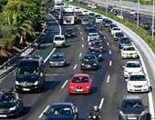 "Γολγοθάς" η επιστροφή των εκδρομέων: "Εμφραγμα" από τροχαίο στην Αθηνών - Κορίνθου, ουρές χιλιομέτρων στη Βοιωτία