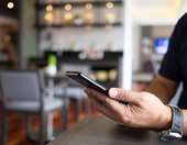 Focus on Tech Life Tips: Εννιά στους δέκα Έλληνες είναι "όλη μέρα μ’ ένα κινητό στο χέρι"