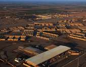 Ιράκ: Σε εξέλιξη η μεταφορά χιλιάδων μελών του ΙΚ από τη Συρία σε ιρακινές φυλακές