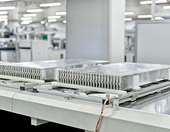 Δύο κολοσσοί επενδύουν δισ. ευρώ για νέο εργοστάσιο μπαταριών