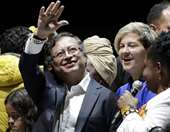 Κολομβία: Ο πρόεδρος Πέτρο λέει ότι γλίτωσε από απόπειρα δολοφονίας