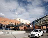 Πώς θα φύγουν τα δεκάδες ράντζα από το νοσοκομείο "Αττικόν":  Νέες πτέρυγες δίνουν "ανάσα" στο πιο πιεσμένο νοσοκομείο της χώρας