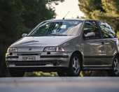 Αυτό το υπέροχο ελληνικό Fiat Punto GT πουλήθηκε σε δημοπρασία (εικόνες, video)