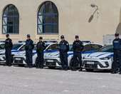 Η Ελληνική Αστυνομία πήρε περιπολικά 300 ίππων