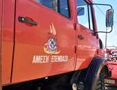 Θεσσαλονίκη: Πτώση μεγάλου δένδρου στη Χαριλάου, ζημιές σε σταθμευμένα αυτοκίνητα