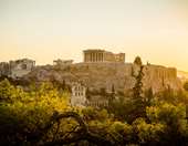 Με την έπαρση της Σημαίας στον ιστό της Ακρόπολης η Αθήνα τίμησε την επέτειο της Απελευθέρωσής της