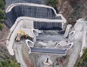 Μόνο η άσφαλτος μένει στον αυτοκινητόδρομο Ε65