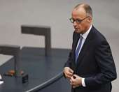 Ο Μερτς στη Βουλή με βολές κατά του Τραμπ