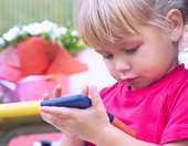 Δομικές αλλαγές στον παιδικό εγκέφαλο από τη χρήση ηλεκτρονικών με οθόνη