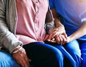 Κακοπληρωμένο το βοηθητικό υγειονομικό προσωπικό στην Ευρώπη - Έκθεση της EPSU