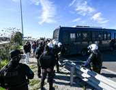 Ένταση στην Πάτρα – Μπλόκο της ΕΛΑΣ στους αγρότες πριν τη γέφυρα Ρίου-Αντιρρίου