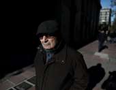 Γιατί παραμένει το χάσμα στις συντάξεις δημοσίου-ιδιωτικού τομέα - Πώς επηρεάζονται από το πάγωμα του δείκτη μισθών