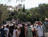 "Κόβουν" μέρες από το ταξίδι τους στην Ελλάδα οι ξένοι τουρίστες
