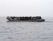 Βρετανία: Διαδήλωση έξω από πρώην στρατόπεδο όπου θα φιλοξενηθούν αιτούντες άσυλο