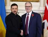 Στο Λονδίνο ο Ζελένσκι για συνάντηση κορυφής με Μακρόν, Στάρμερ, Μερτς, με φόντο το σχέδιο ειρήνευσης του Τραμπ