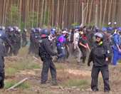 Διαδηλωτές προσπάθησαν να εισβάλουν στο Tesla Gigafactory του Βερολίνου (video)