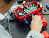 Θεσσαλονίκη: Παιδιά στο φάσμα του αυτισμού ξεκίνησαν μαθήματα ρομποτικής στο εργαστήριο RoboAutism