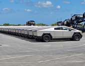 Τελικά ο καλύτερος πελάτης του Tesla Cybertruck είναι ο Elon Musk