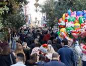 "Δειλά σημάδια αισιοδοξίας" στην κατανάλωση – Ανοικτά τα καταστήματα σήμερα, σε ρυθμούς εορταστικού ωραρίου η αγορά