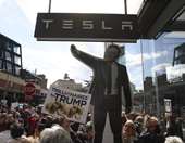 Διώχνουν πελάτες από την Tesla οι επιλογές Musk; Τι δείχνουν τα στοιχεία