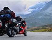 Μεγάλο οδοιπορικό: Πώς ταξιδεύεις στην Ευρώπη με μια Suzuki GSX-R 1100, μια μοτοσικλέτα 33 ετών