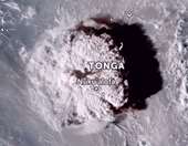 Τόνγκα: Χτυπήθηκε από τσουνάμι μετά την έκρηξη υπόγειου ηφαιστείου