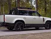 Όσο περιμένεις το ηλεκτρικό Defender ρίξε μια ματιά στην pickup εκδοχή του