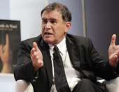 Ρουμπινί: Το AI αντισταθμίζει τους κινδύνους - Η παγκόσμια οικονομία είναι πιο ανθεκτική απ'ό,τι πιστεύουν οι επενδυτές