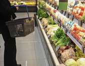 Οριακή υποχώρηση του πληθωρισμού στο 2,5% τον Ιανουάριο - Ανατιμήσεις άνω του 20% σε μοσχάρι και σοκολάτες