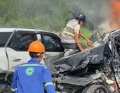 Video: Συγκλονιστική διάσωση οδηγού από φλεγόμενο αυτοκίνητο