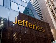 Jefferies: Δηλώνει αγοραστής των ελληνικών τραπεζών - "Εκτοξεύει" τις τιμές-στόχους και βλέπει ράλι έως και 45%