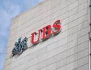 UBS: Οι ελληνικές τράπεζες είναι από τις φθηνότερες και πιο ελκυστικές στην Ευρώπη – Παραμένει αγοραστής των μετοχών τους