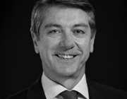 Αποχώρησε από την Praxia Bank ο Σ. Συρμακέζης