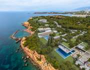 Ο Αστέρας Βουλιαγμένης και 9 ακόμη ελληνικά ξενοδοχεία στα κορυφαία καταλύματα του Forbes για το 2023