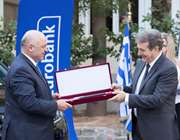 Eurobank: Δωρεά 546.000 ευρώ στο Πυροσβεστικό Σώμα