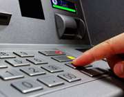 Ποιες χρεώσεις συναλλαγών μειώνουν οι τράπεζες