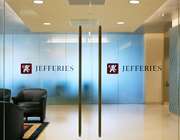 Jefferies: Παραμένει bullish για τις ελληνικές μετοχές και την ελληνική οικονομία