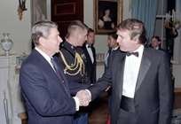 Ο Τραμπ έχει την ευκαιρία να κάνει αυτό που δεν κατάφερε ο Ρέιγκαν