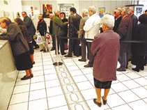 Ποια σενάρια εξετάζει η κυβέρνηση για την ενίσχυση των συνταξιούχων