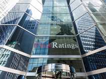 Fitch: Αναβάθμισε σε &quot;ΒΒΒ&quot; την Ελλάδα, σταθερό το outlook - &quot;Καμπανάκι&quot; για το επίμονο έλλειμμα τρεχουσών συναλλαγών